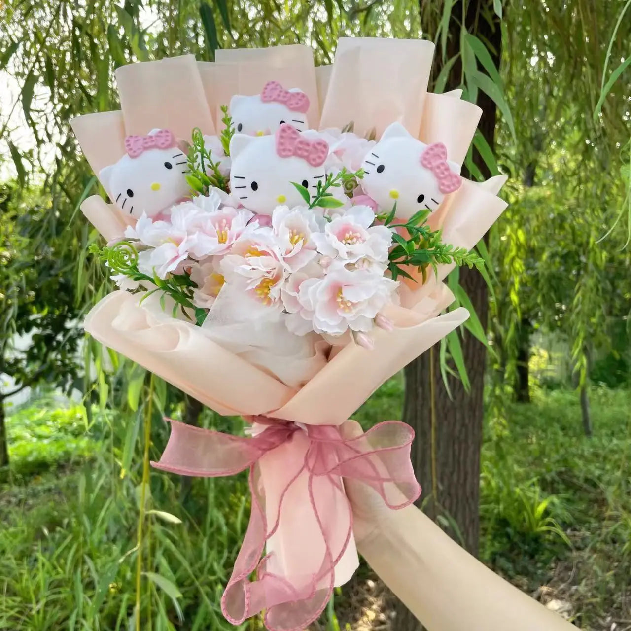 Hello Kitty Cat Dolls With Artificial Flowers