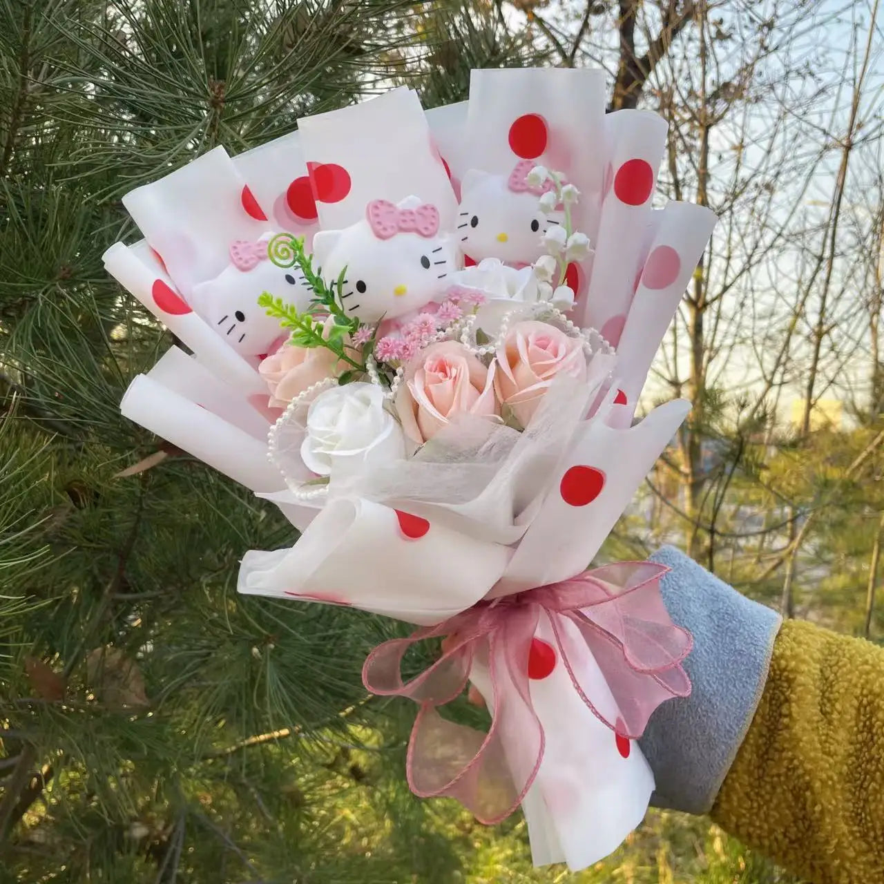 Hello Kitty Cat Dolls With Artificial Flowers